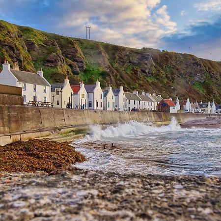 The Pennan Inn Exterior photo
