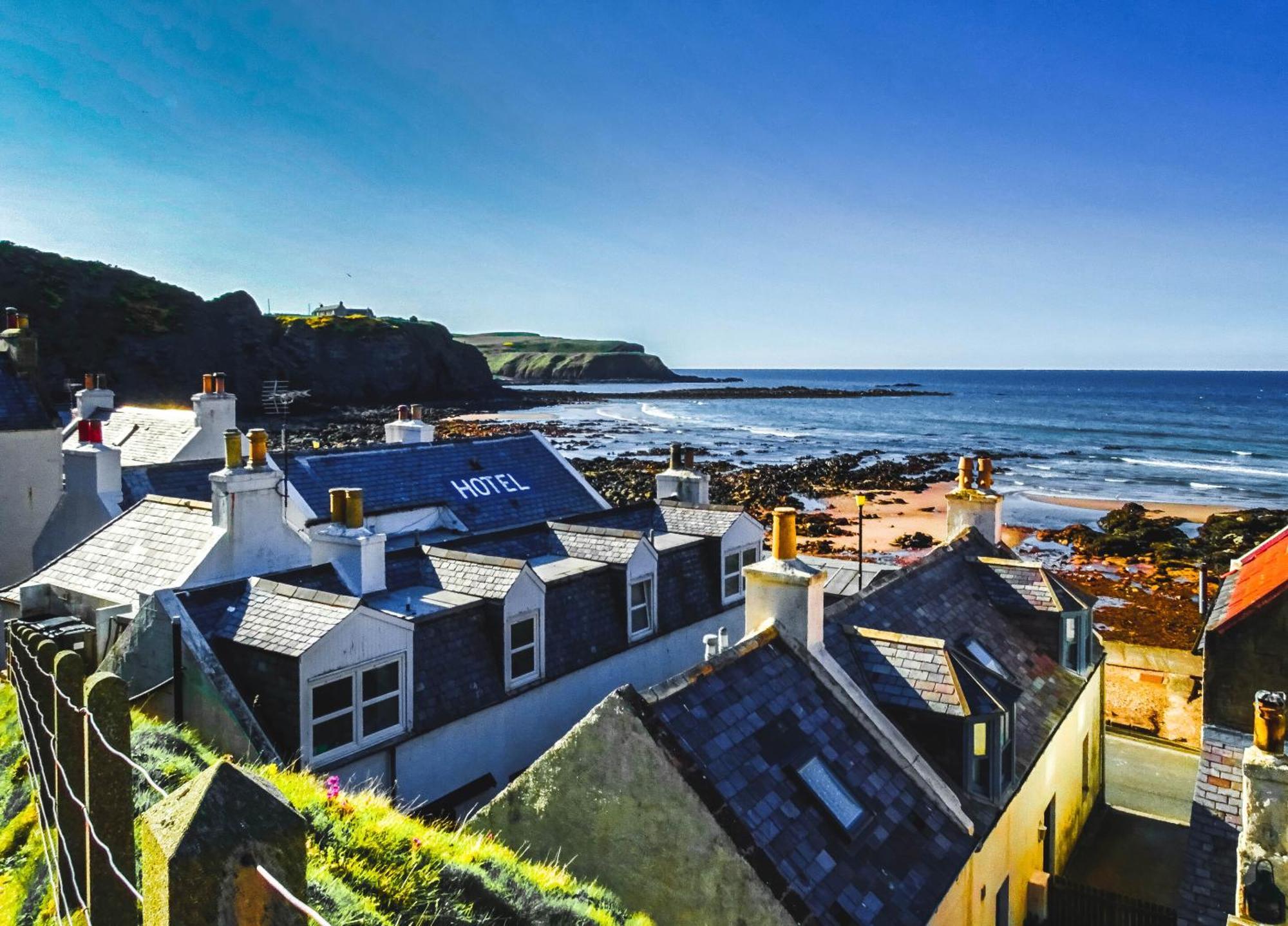 The Pennan Inn Exterior photo